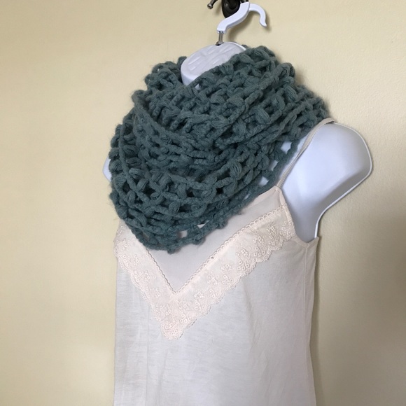 NEW Turquoise Net Infinity Scarf - Picture 3 of 4